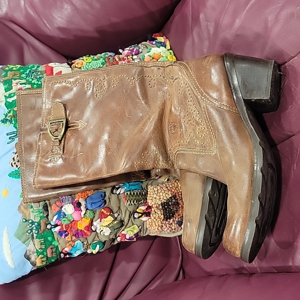 Women's Ariat Cowboy Boots Size 9B
